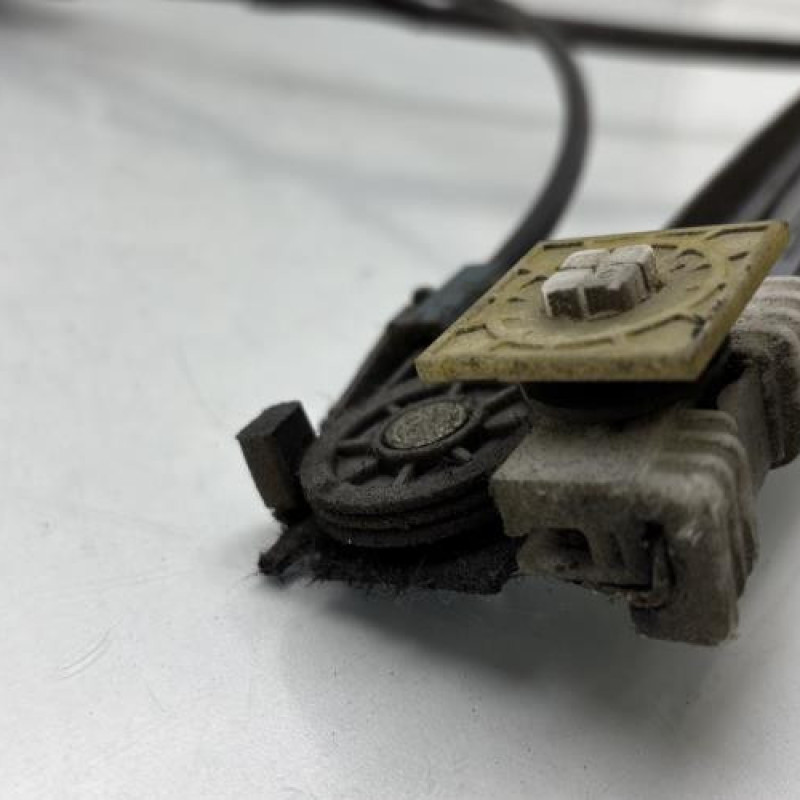 Leve vitre mecanique avant gauche PEUGEOT 106 Photo n°6