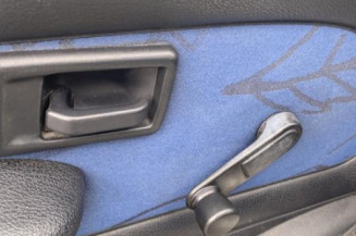 Leve vitre mecanique avant gauche PEUGEOT 106