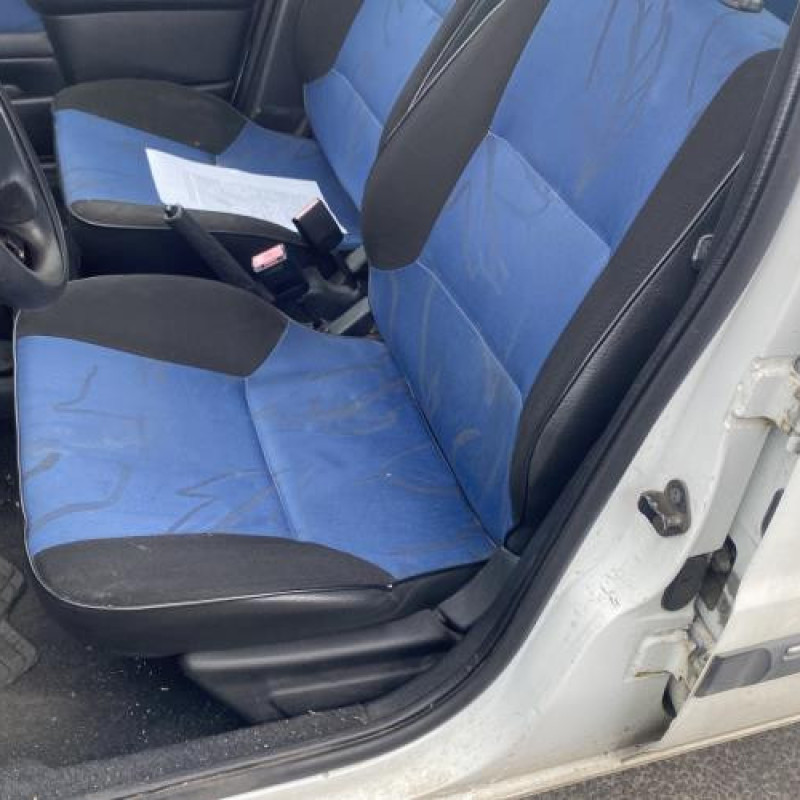 Leve vitre mecanique avant gauche PEUGEOT 106 Photo n°18