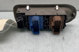 Interrupteur de leve vitre avant gauche RENAULT CLIO 3