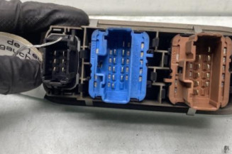 Interrupteur de leve vitre avant gauche RENAULT CLIO 3
