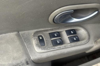 Interrupteur de leve vitre avant gauche RENAULT CLIO 3