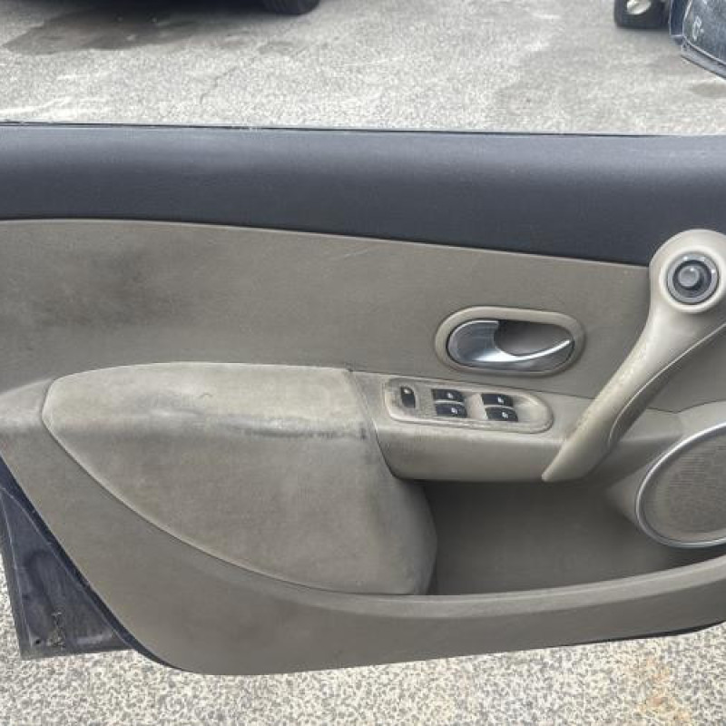 Renfort pare choc avant (traverse) RENAULT CLIO 3 Photo n°16