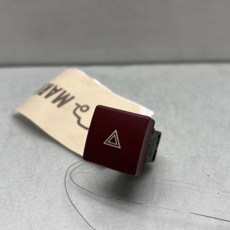 Bouton de warning PEUGEOT PARTNER 2 Photo n°1