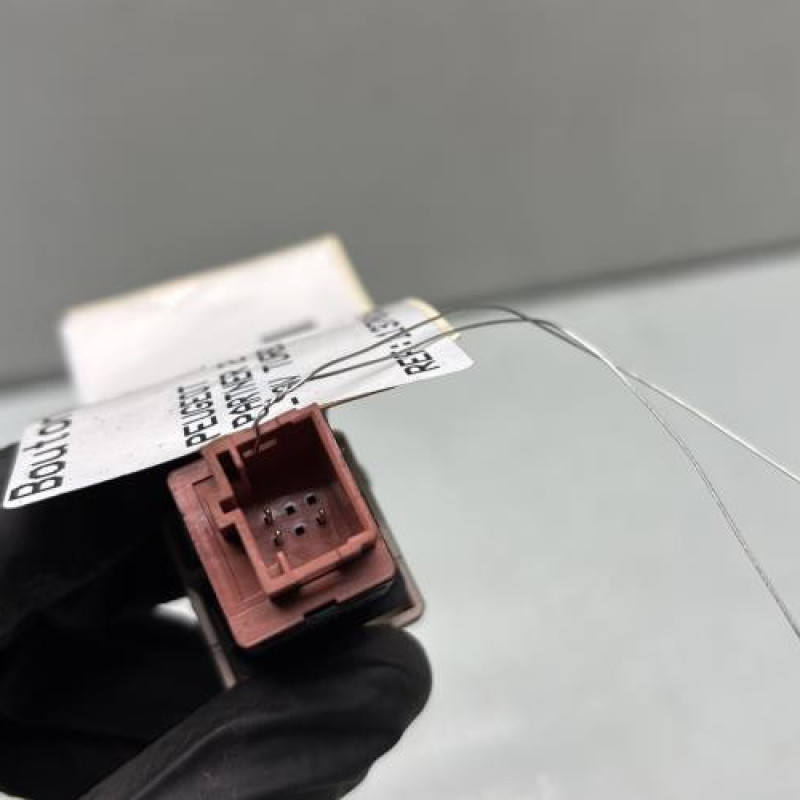 Bouton de warning PEUGEOT PARTNER 2 Photo n°3