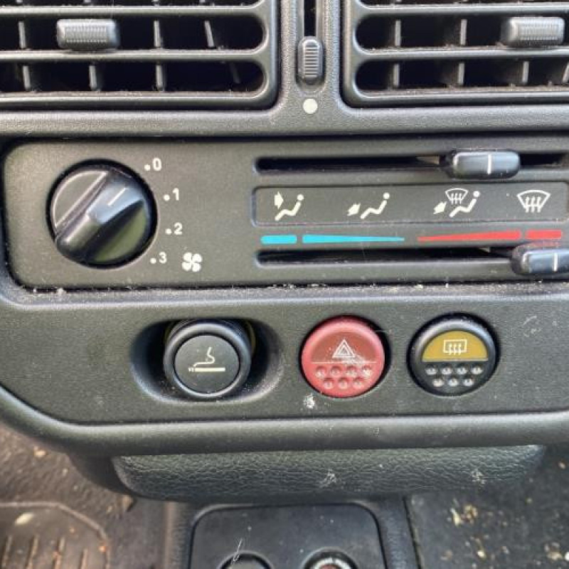 Pare soleil droit PEUGEOT 106 Photo n°18