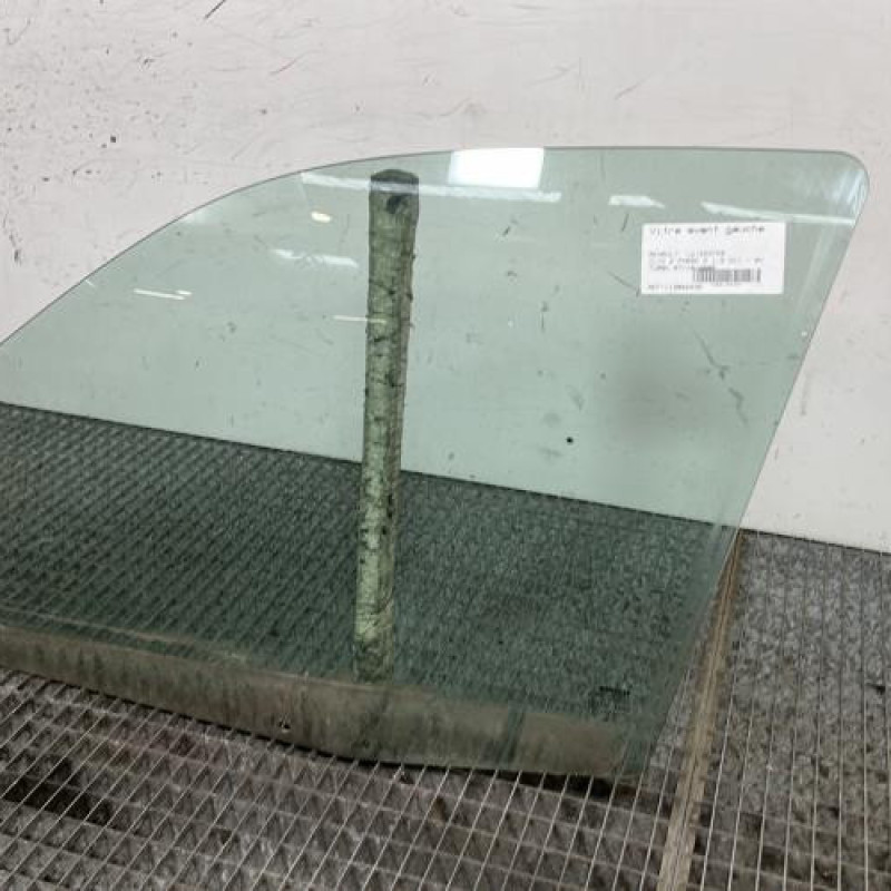 Vitre avant gauche RENAULT CLIO 2 Photo n°3