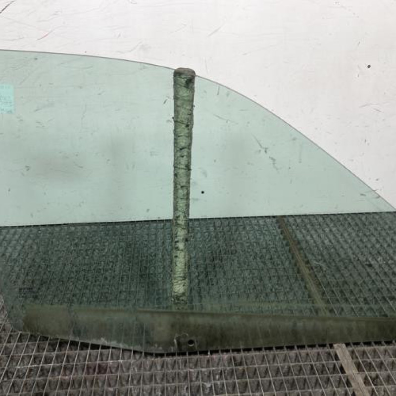 Vitre avant gauche RENAULT CLIO 2 Photo n°4