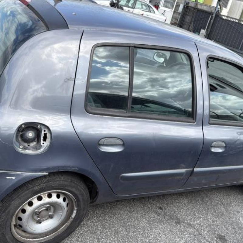 Vitre avant gauche RENAULT CLIO 2 Photo n°11