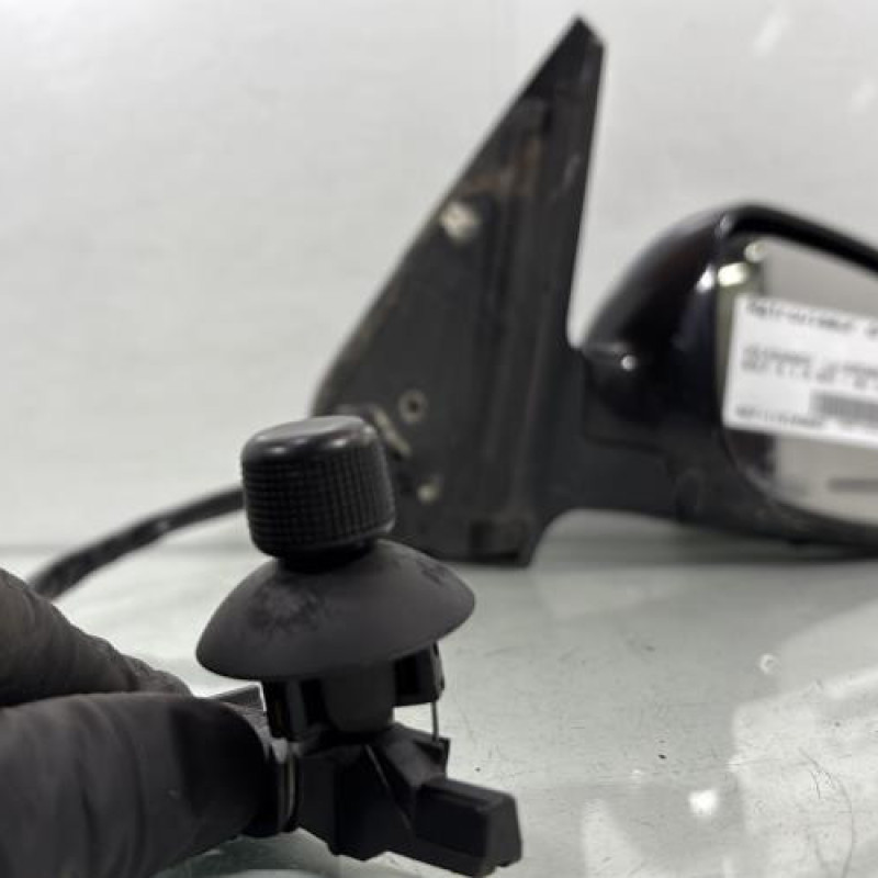 Retroviseur droit VOLKSWAGEN GOLF 4 Photo n°2