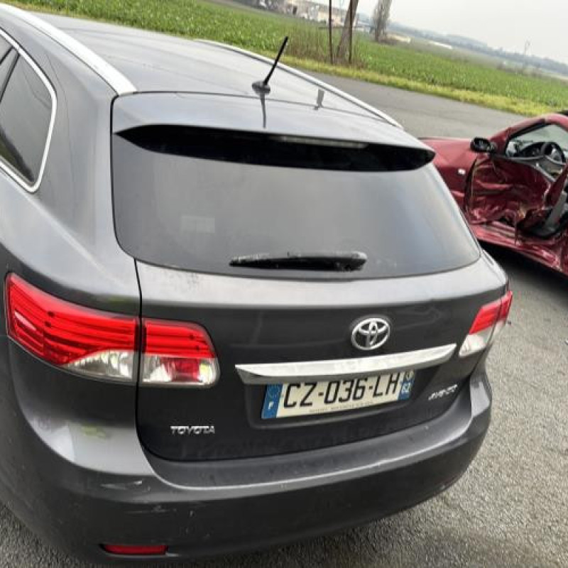 Catadioptre arriere droit TOYOTA AVENSIS 3 Photo n°9