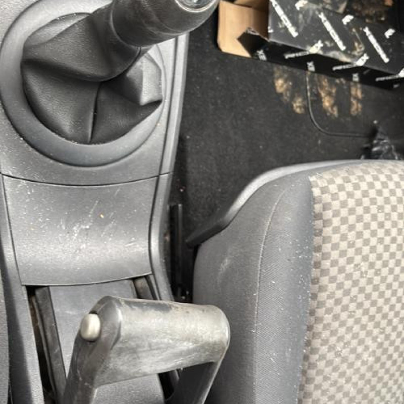 Poignee porte avant gauche RENAULT MEGANE 2 Photo n°18