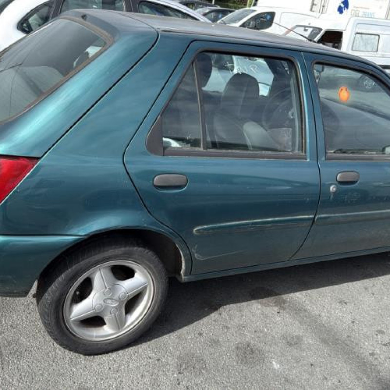 Poignee porte arriere gauche FORD FIESTA 4 Photo n°10