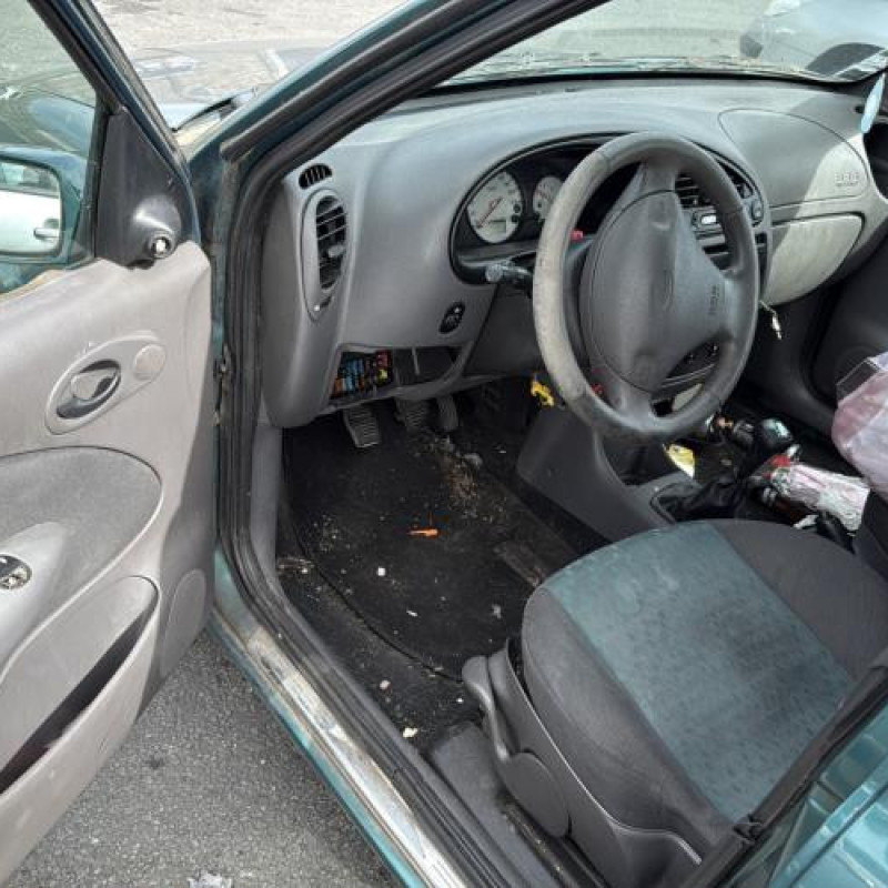 Poignee porte arriere gauche FORD FIESTA 4 Photo n°16