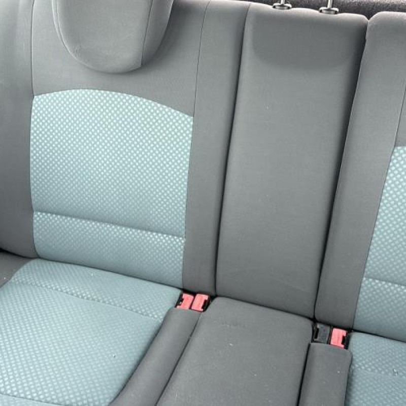 Attache ceinture arriere gauche RENAULT CLIO 2 Photo n°16