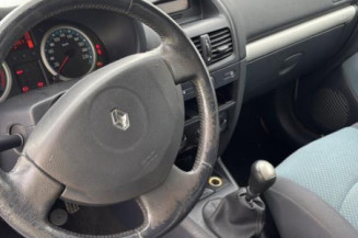 Attache ceinture arriere gauche RENAULT CLIO 2