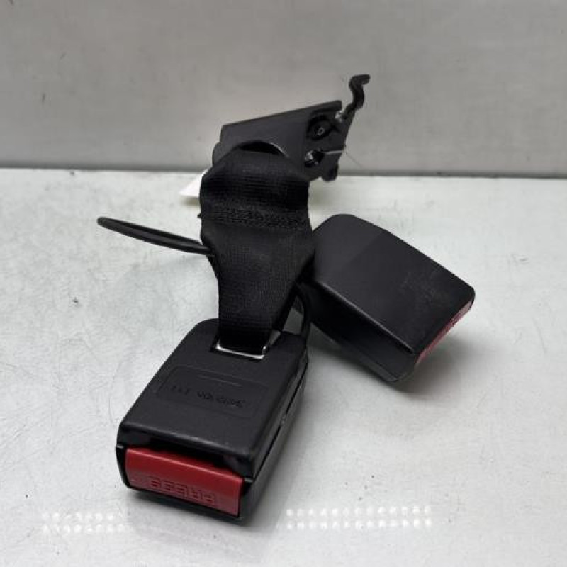 Attache ceinture arriere centrale RENAULT MEGANE 3 Photo n°1