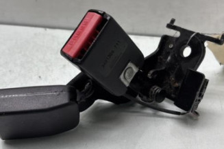 Attache ceinture arriere centrale RENAULT MEGANE 3