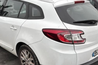 Attache ceinture arriere centrale RENAULT MEGANE 3