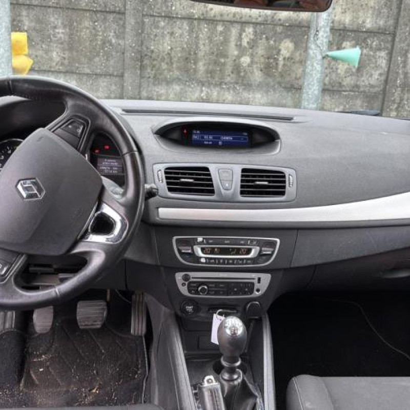 Attache ceinture arriere centrale RENAULT MEGANE 3 Photo n°20