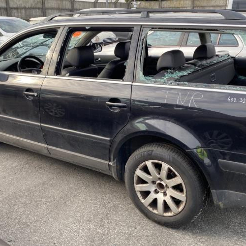 Poignee interieur arriere droit VOLKSWAGEN PASSAT 4 Photo n°9