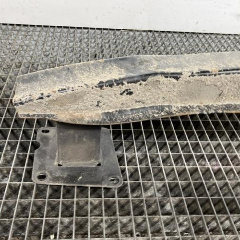 Renfort pare choc arriere (traverse) VOLKSWAGEN POLO 5 Photo n°1