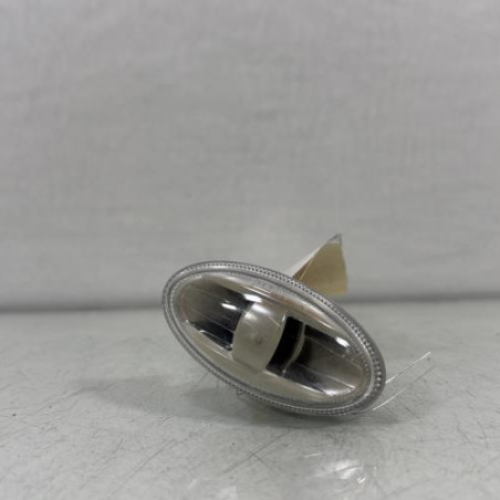 Repetiteur clignotant avant droit  (Feux) CITROEN C4 CACTUS Photo n°1