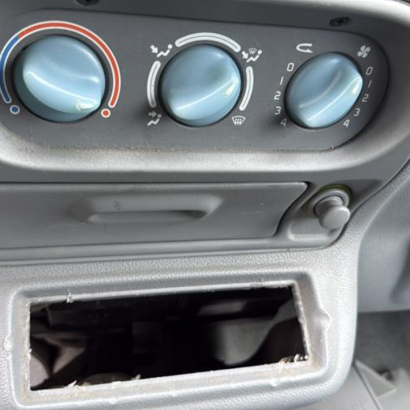 Poignee interieur avant gauche RENAULT TWINGO 1 Photo n°20