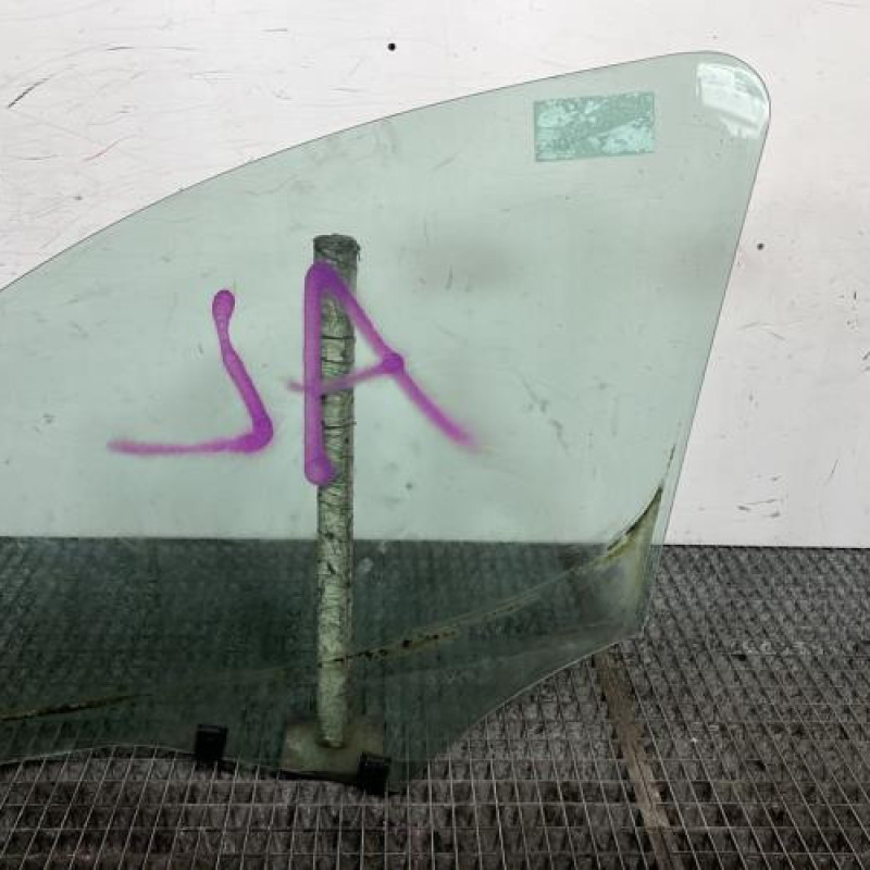 Vitre avant droit PEUGEOT PARTNER 2 Photo n°4