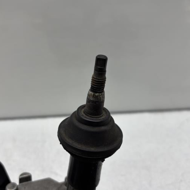 Moteur essuie glace arriere VOLKSWAGEN GOLF 5 Photo n°2