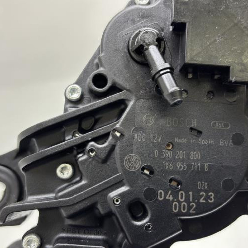 Moteur essuie glace arriere VOLKSWAGEN GOLF 5 Photo n°6