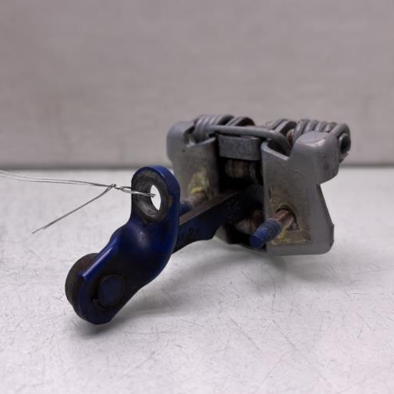 Arret de porte avant droit PEUGEOT 206 Photo n°1