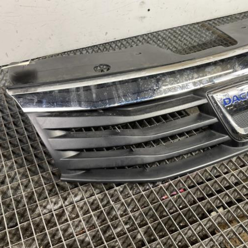 Calandre DACIA SANDERO 1 Photo n°2