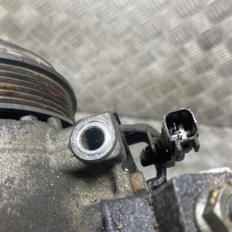Compresseur clim FORD C-MAX 2 Photo n°4