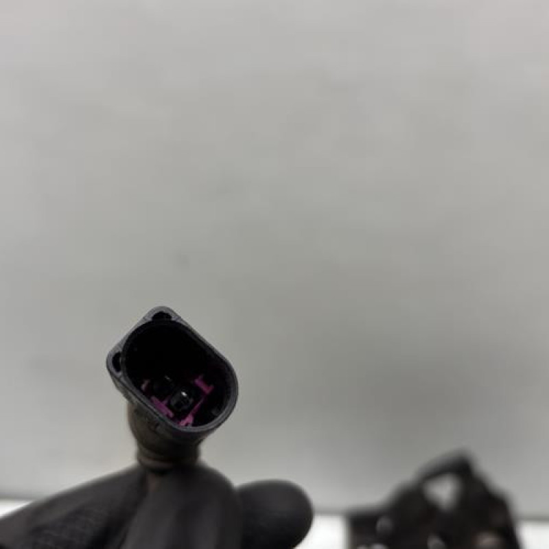 Fermeture de capot VOLKSWAGEN GOLF 4 Photo n°3