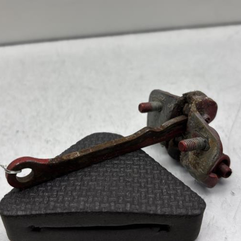 Arret de porte avant droit PEUGEOT 205 Photo n°1