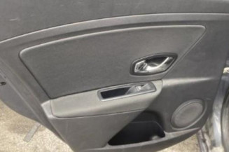 Poignee porte arriere droit RENAULT MEGANE 3