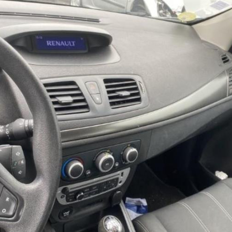 Poignee porte avant droit RENAULT MEGANE 3 Photo n°18