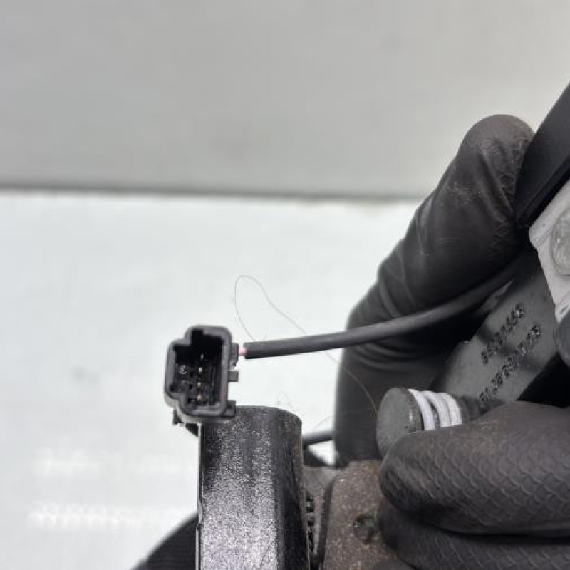 Attache ceinture arriere gauche RENAULT MEGANE 3 Photo n°5