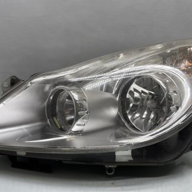 Optique avant principal gauche (feux)(phare) OPEL CORSA D Photo n°1