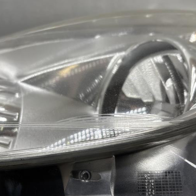 Optique avant principal gauche (feux)(phare) OPEL CORSA D Photo n°2