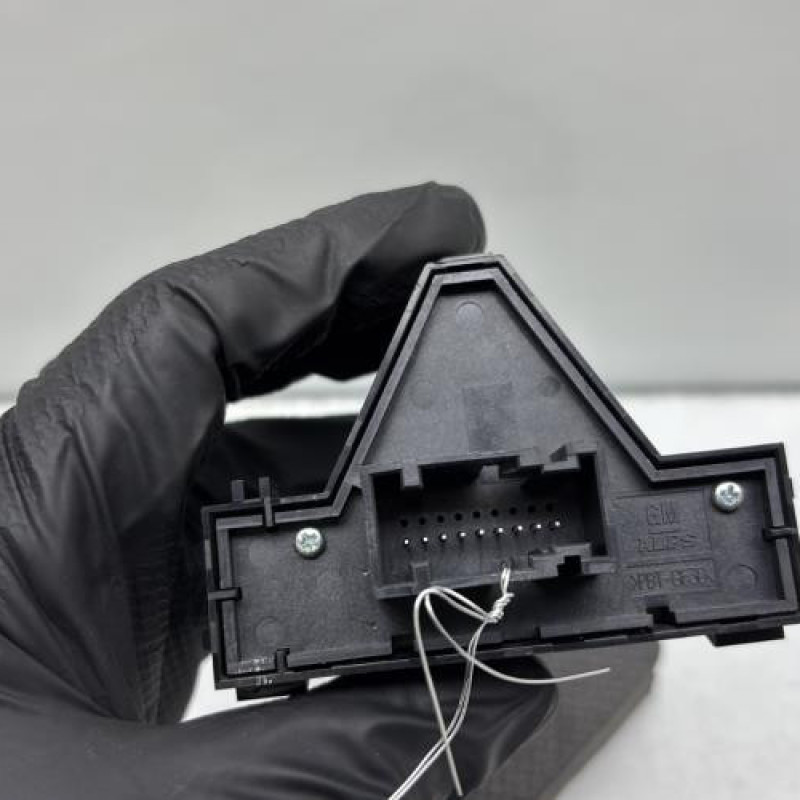 Bouton de warning OPEL CORSA D Photo n°2