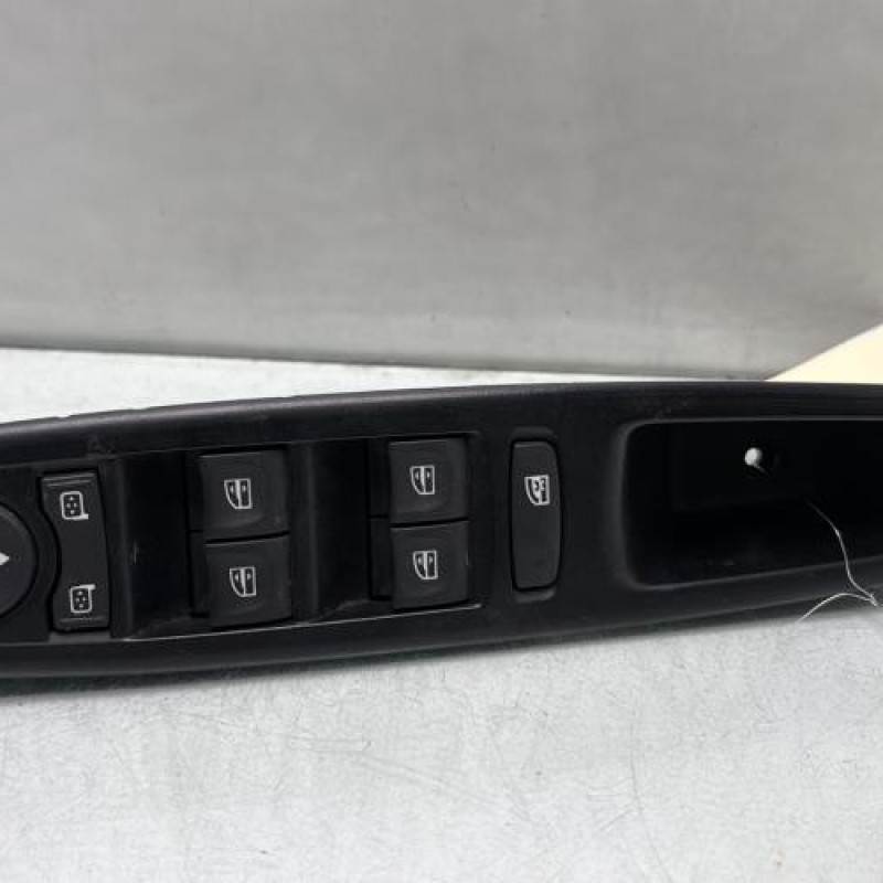 Interrupteur de leve vitre avant gauche RENAULT MEGANE 3 Photo n°1