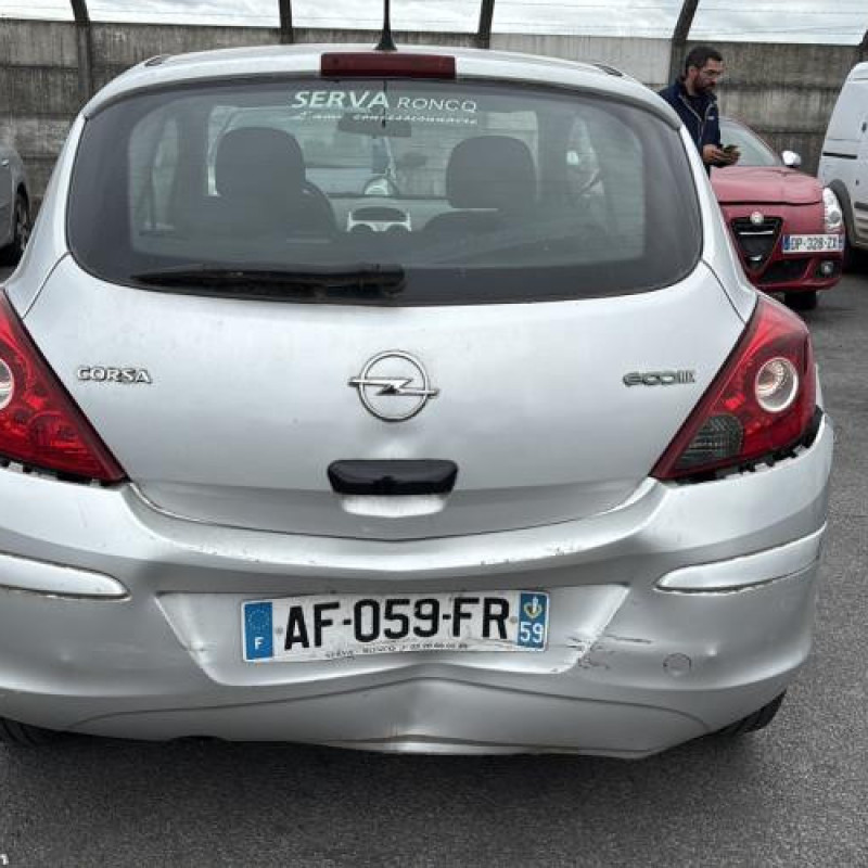 Face avant OPEL CORSA D Photo n°10