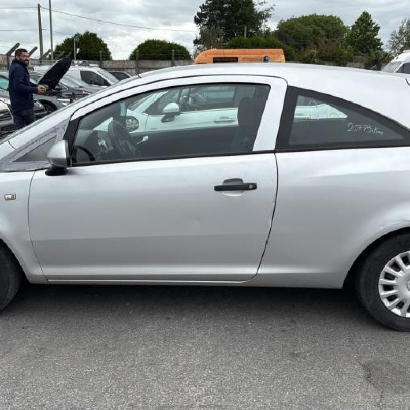 Face avant OPEL CORSA D Photo n°12