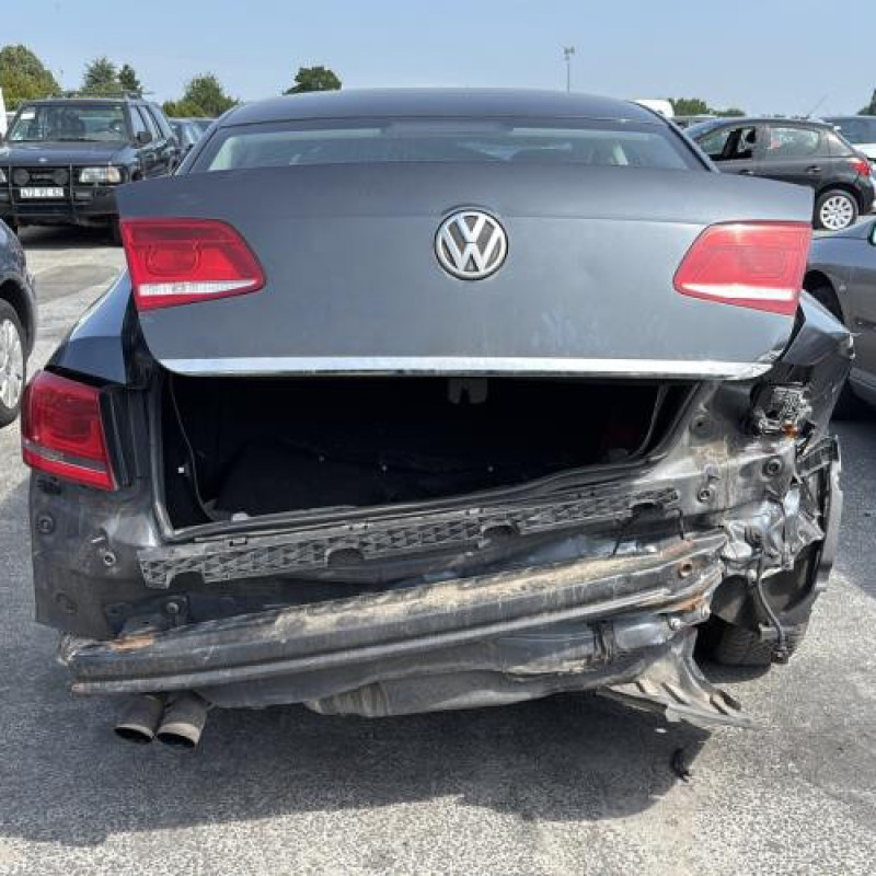 Feu arriere secondaire gauche (feux) VOLKSWAGEN PASSAT 6 Photo n°8