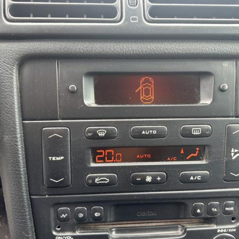 Feu arriere secondaire gauche (feux) PEUGEOT 406 Photo n°20