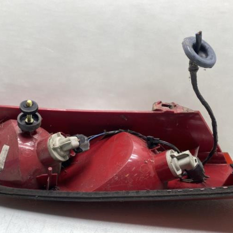 Feu arriere principal gauche (feux) FORD FOCUS 1 Photo n°3