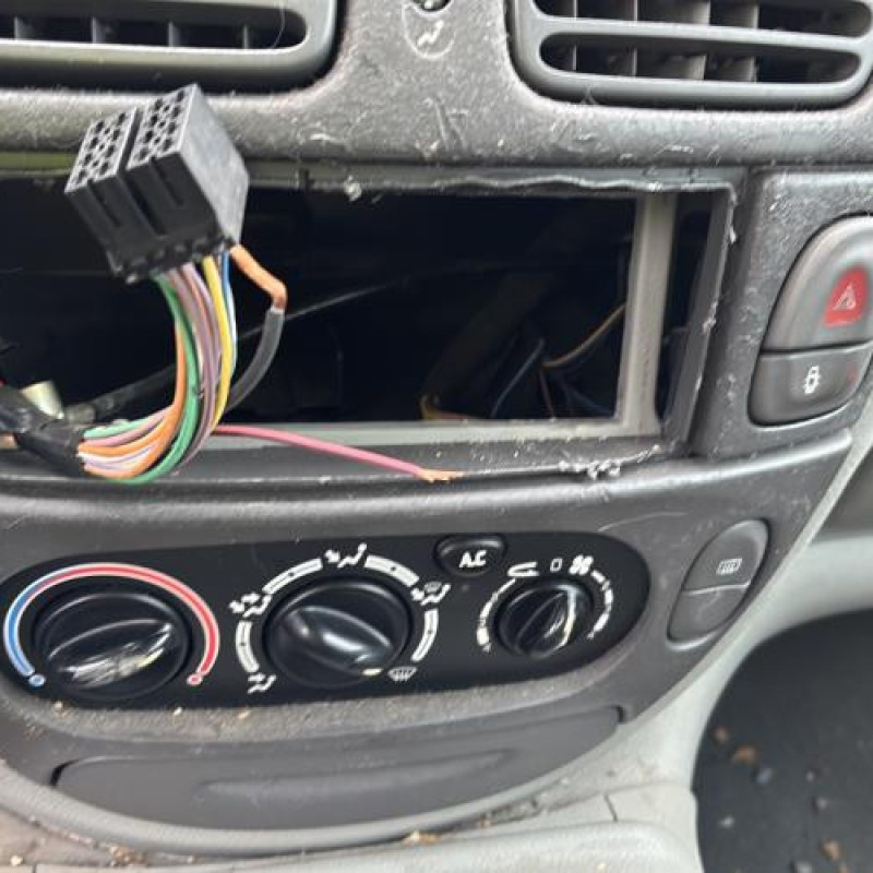 Feu arriere stop central RENAULT SCENIC 1 Photo n°18