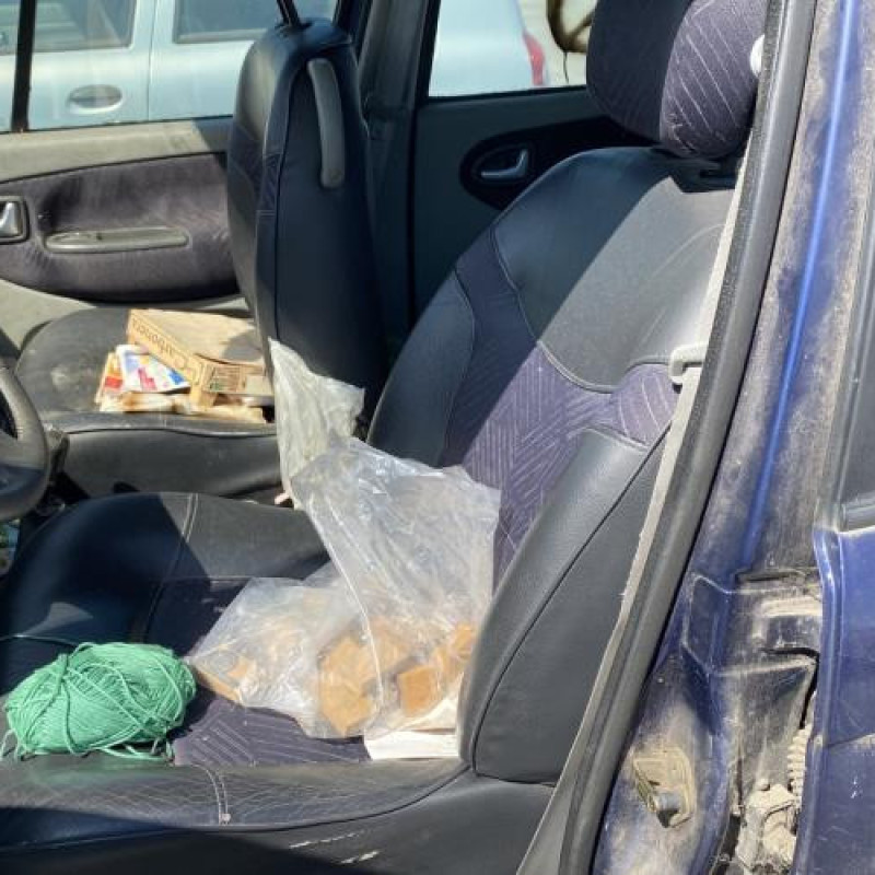 Poignee interieur avant droit RENAULT SCENIC 1 Photo n°16